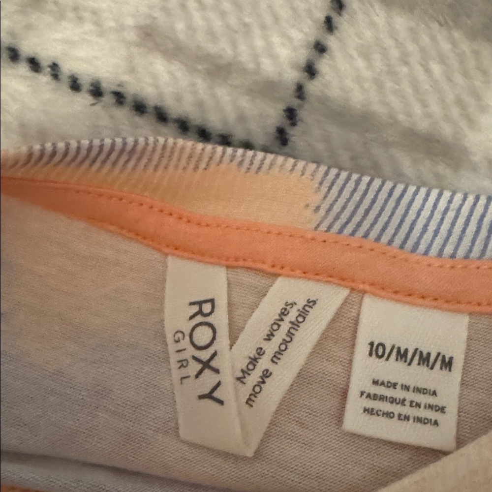 Roxy Girl Peach & Lavender Tie-Dye Tee – Size 10/M – Beachy Summer - Picture 4 of 4